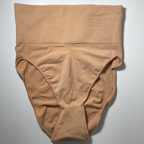 Skims core control brief NWOT MID RISE - Picture 3 of 4